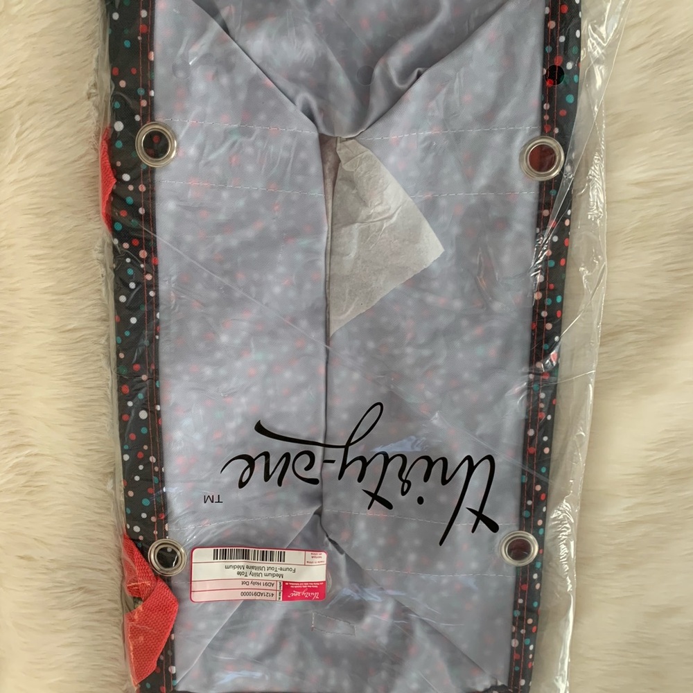 Thirty one Medium Utility tote NWT